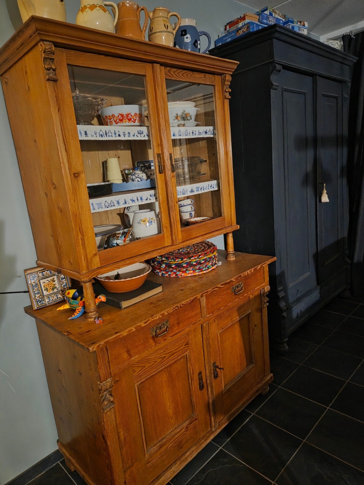 Oude grenen buffetkast 1.22m breed/1.95m hoog, Ophalen