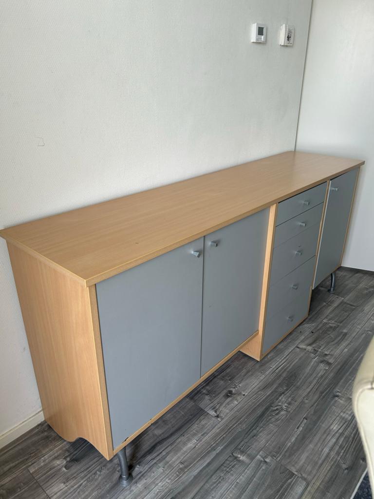 Massief houten dressoir kast - Zeer stevig en ruim, Huis en Inrichting, Kasten | Dressoirs, Gebruikt, 150 tot 200 cm, 25 tot 50 cm