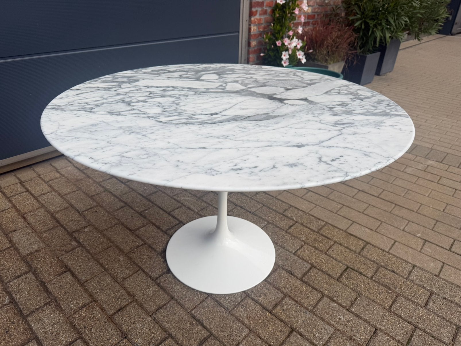 Originele Knoll Tulip Arabescato Mat 137/152 rond NIEUWSTAAT, Ophalen of Verzenden, Cassina b&b italia sede artifort leolux vitra mah jong edra cor