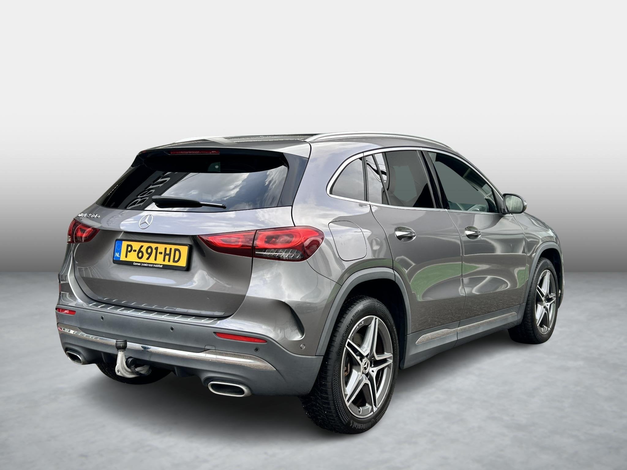 Mercedes-Benz GLA-klasse 250 e AMG Line | Stoelverwarming |, Auto's, 16 kWh, Leder en Stof, Bedrijf, Hybride Elektrisch/Benzine