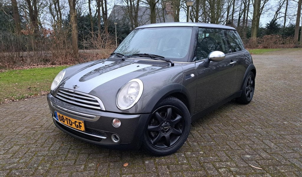 Mini 1.6 Cooper Park Lane LEDER XENON CLIMA STOELVERWARMING, Auto's, Mini, Voorwielaandrijving, Gebruikt, Zwart, 4 cilinders