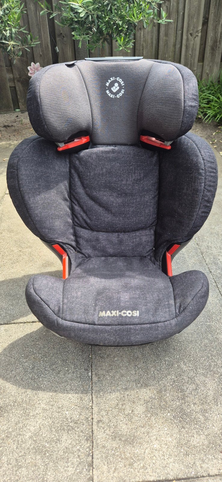 Maxi-Cosi Rodifix autostoel - Zwart/grijs, Ophalen, 15 t/m 36 kg, Zijbescherming, Zo goed als nieuw