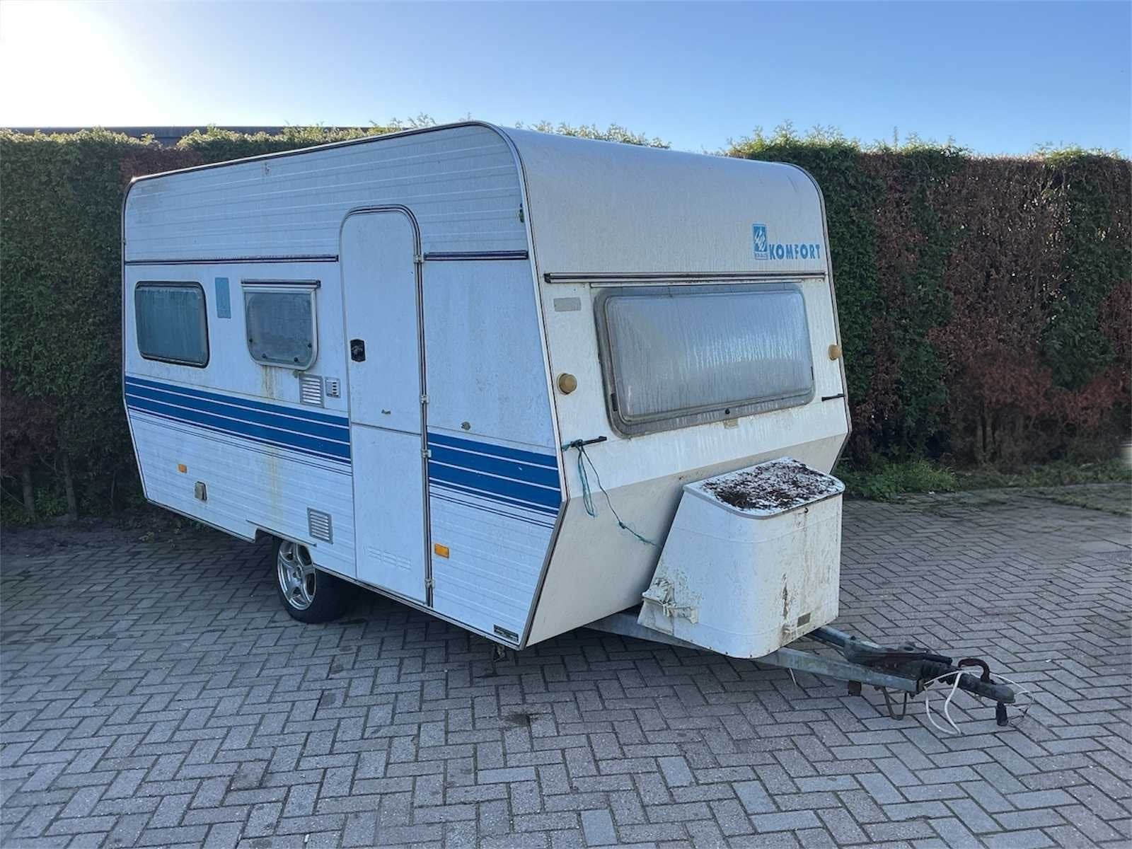 Knaus Komfort 415 Caravan | 38-20-WH, Bedrijf, Knaus