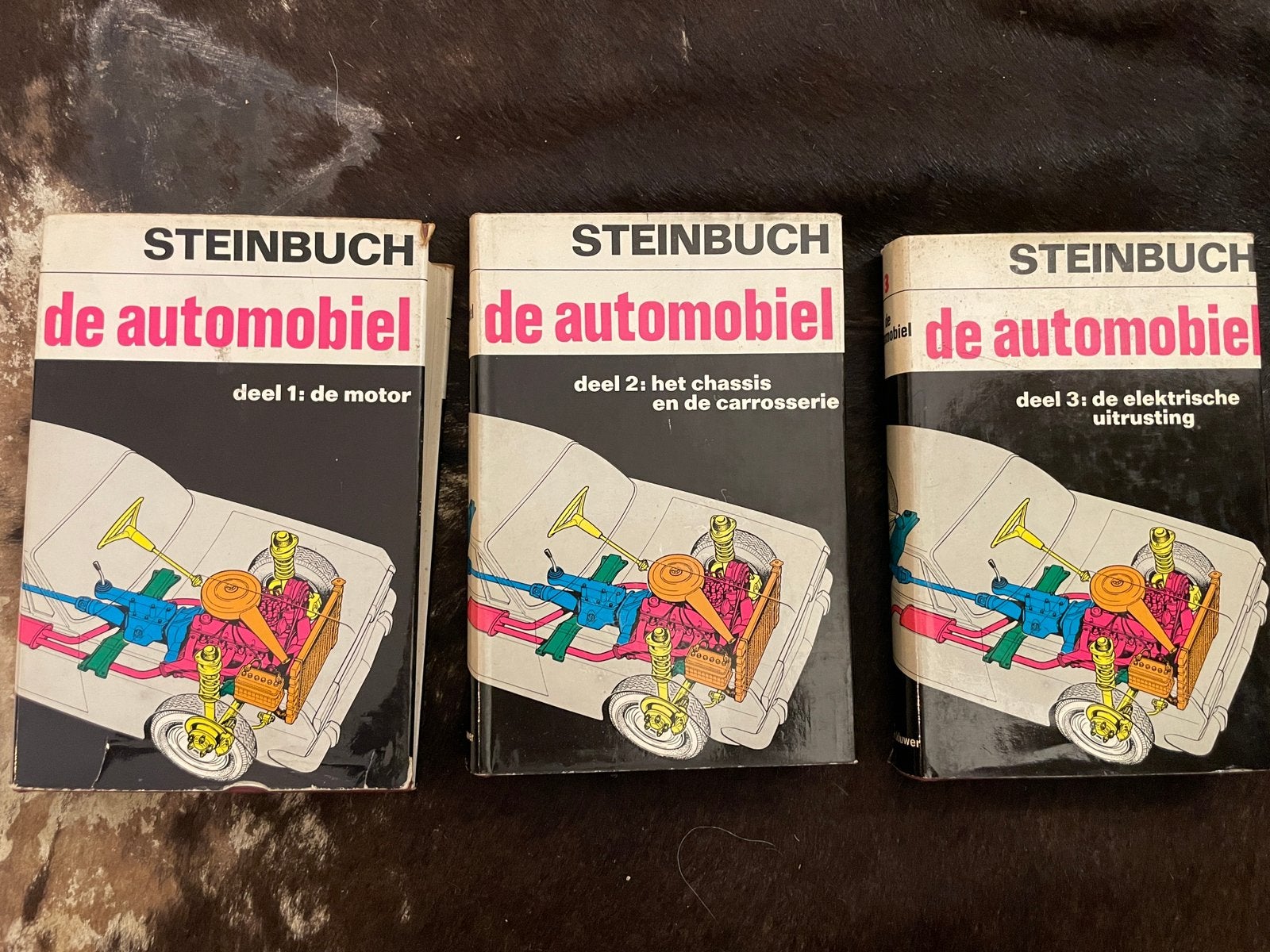 Steinbuch 3-delige encyclopedie Autotechniek, Ophalen of Verzenden, Zo goed als nieuw, Algemeen