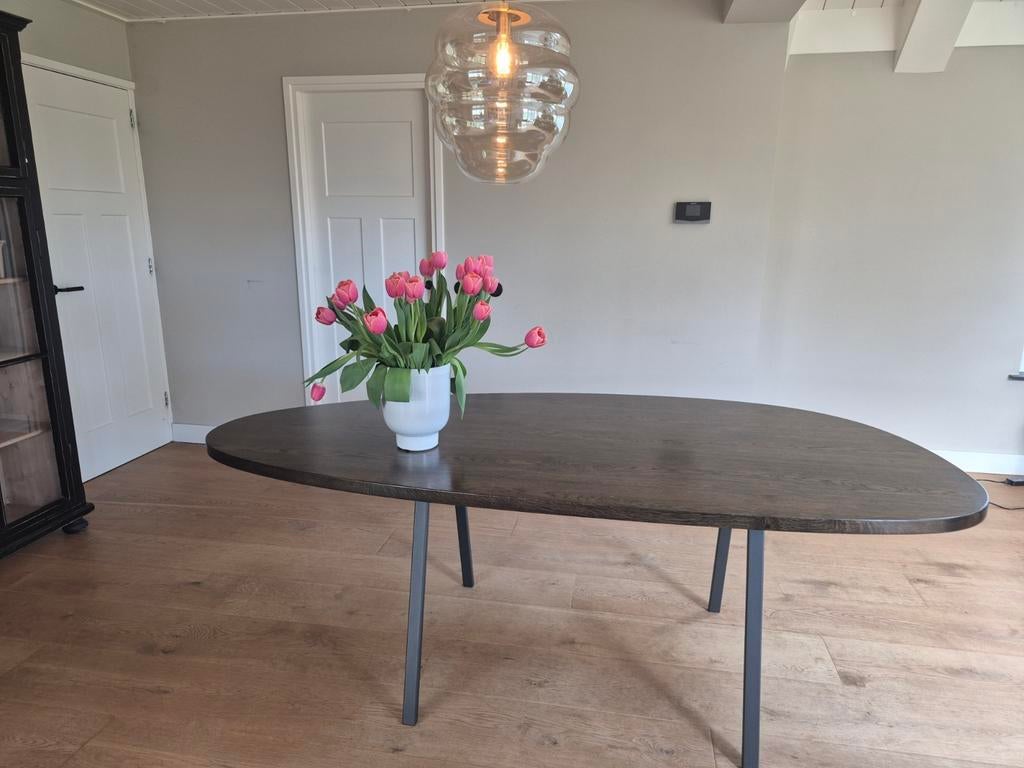 Eettafel organische vorm 220 cm massief eikenhout, Huis en Inrichting, Tafels | Eettafels, Eikenhout, 200 cm of meer, Zo goed als nieuw