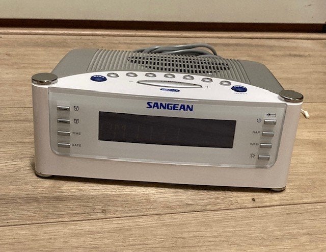 Sangean RCR-22 stereo radiografische wekkerradio, Ophalen of Verzenden, Zo goed als nieuw