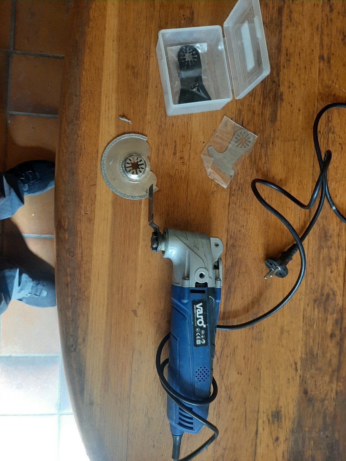 Varo / veijn, Doe-het-zelf en Verbouw, Ophalen of Verzenden, Zo goed als nieuw, Minder dan 700 watt, Werkbankslijpmachine