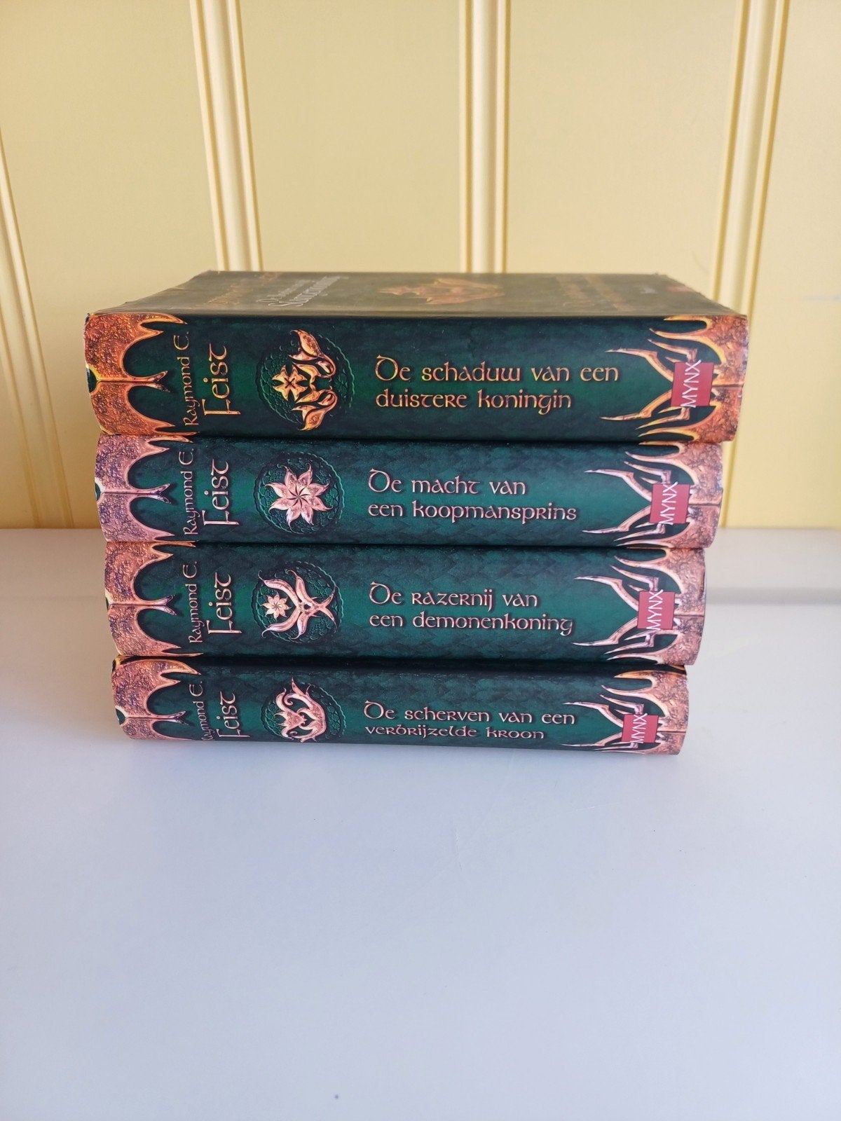 De boeken van de slangenoorlog, Ophalen of Verzenden, Gelezen, Raymond E. Feist