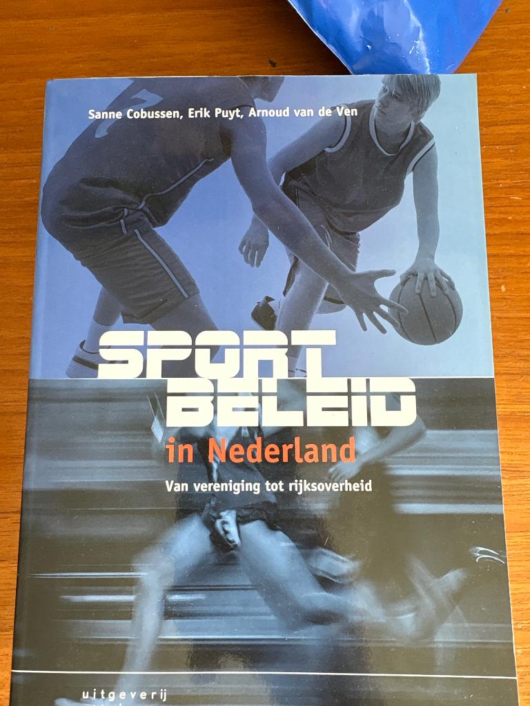 Sportbeleid SM&O boek, Ophalen of Verzenden, Zo goed als nieuw, Economie en Marketing