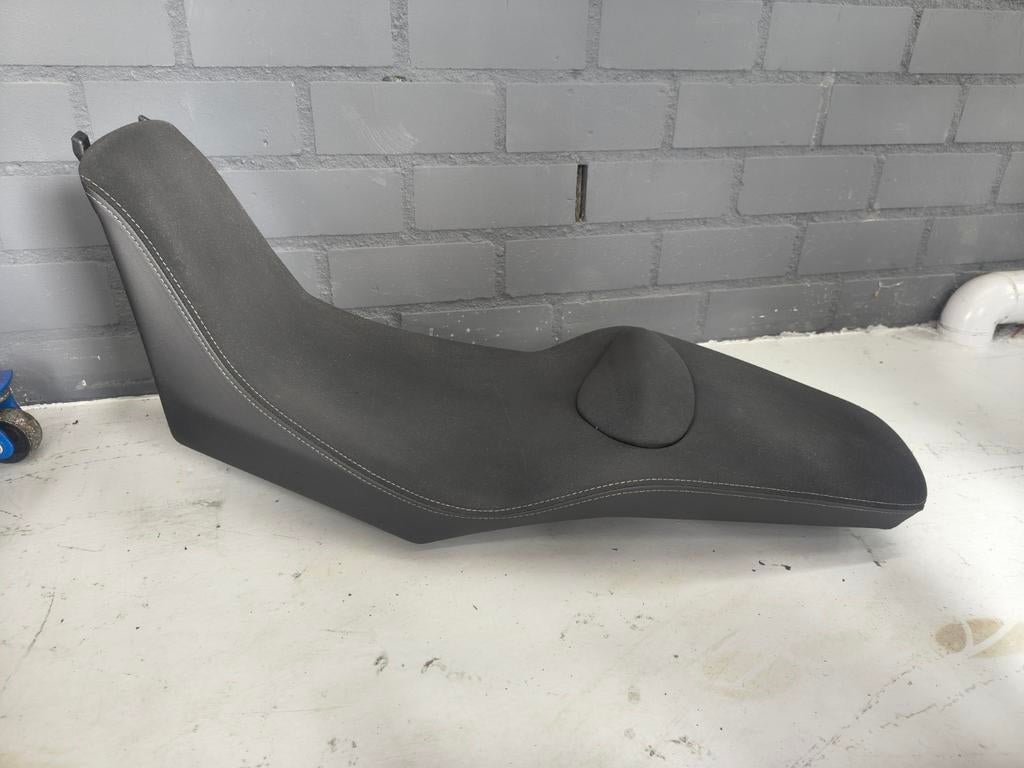 Moto guzzi v85 TT zadel verlaagd 2cm zgan, Ophalen of Verzenden, Nieuw