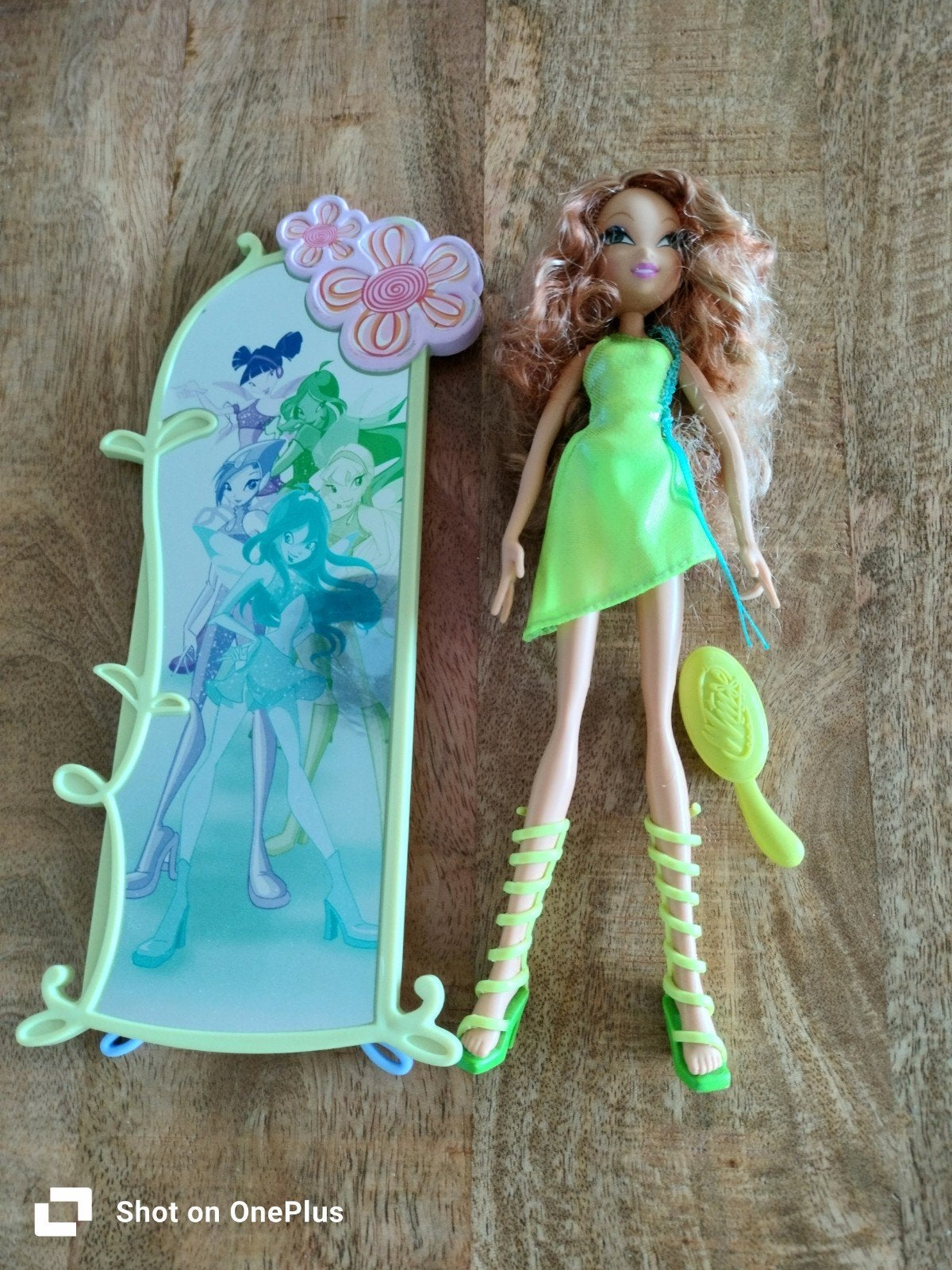Winx pop met spiegel en borstel, Ophalen of Verzenden, Zo goed als nieuw, Overige typen