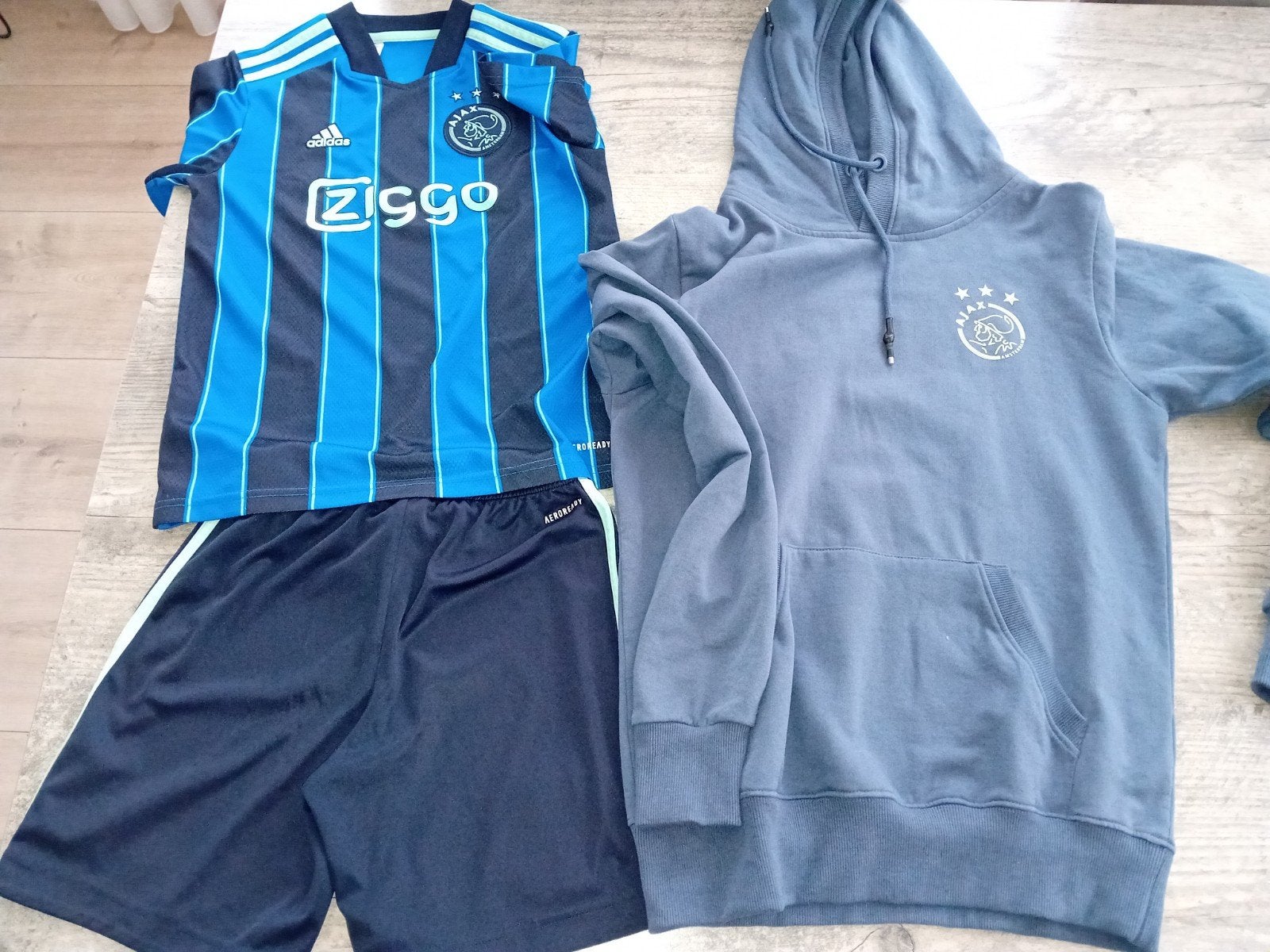 ajax tenue 152 en hoodie S, Maat XS of kleiner, Ophalen of Verzenden, Zo goed als nieuw, Set