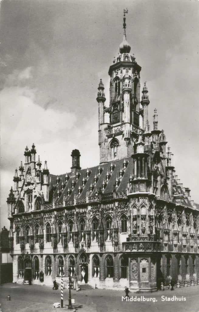 Middelburg Stadhuis 9, Verzamelen, Ansichtkaarten | Nederland, Verzenden, 1940 tot 1960, Ongelopen, Zeeland