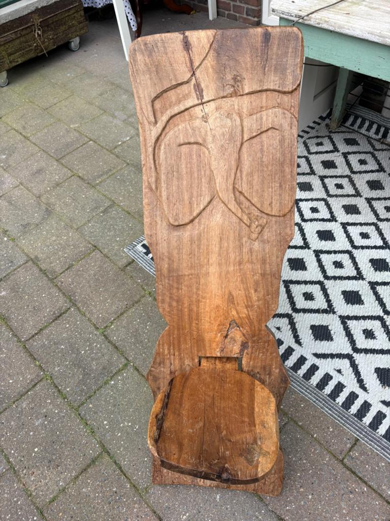 Handgesneden houten stoel, Ophalen, Zo goed als nieuw
