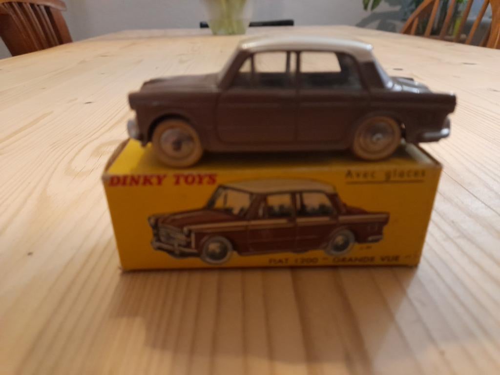 Dinky toys Fiat 1200, Hobby en Vrije tijd, Modelauto's | 1:43, Ophalen of Verzenden, Zo goed als nieuw, Auto, Dinky Toys