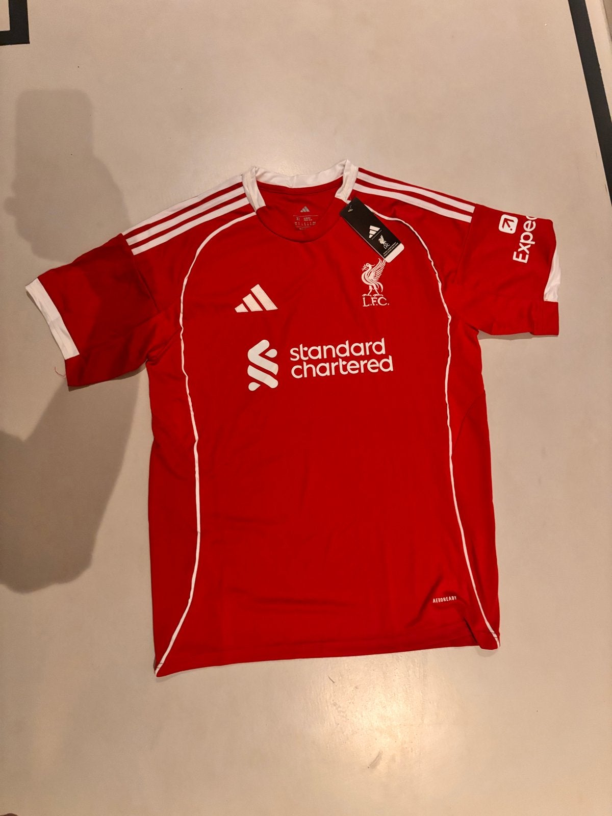 Liverpool Thuisshirt - Maat XL- Nieuw, Kleding | Heren, Ophalen of Verzenden, Voetbal, Rood, Maat 56/58 (XL)