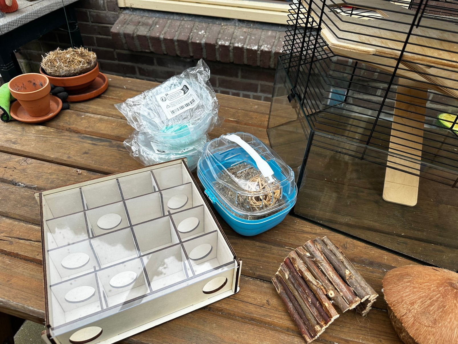Hansterkooi glas / hout / helemaal compleet :), Dieren en Toebehoren, Kooi, Minder dan 75 cm, Zo goed als nieuw, Hamster