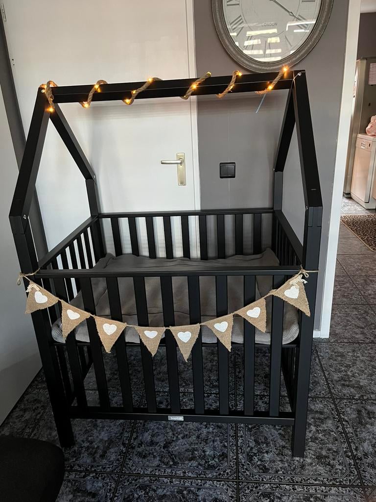 Box met dakje van Bopita kleur zwart, Kinderen en Baby's, Babywiegjes en Ledikanten, Ophalen, Zo goed als nieuw, Overige typen