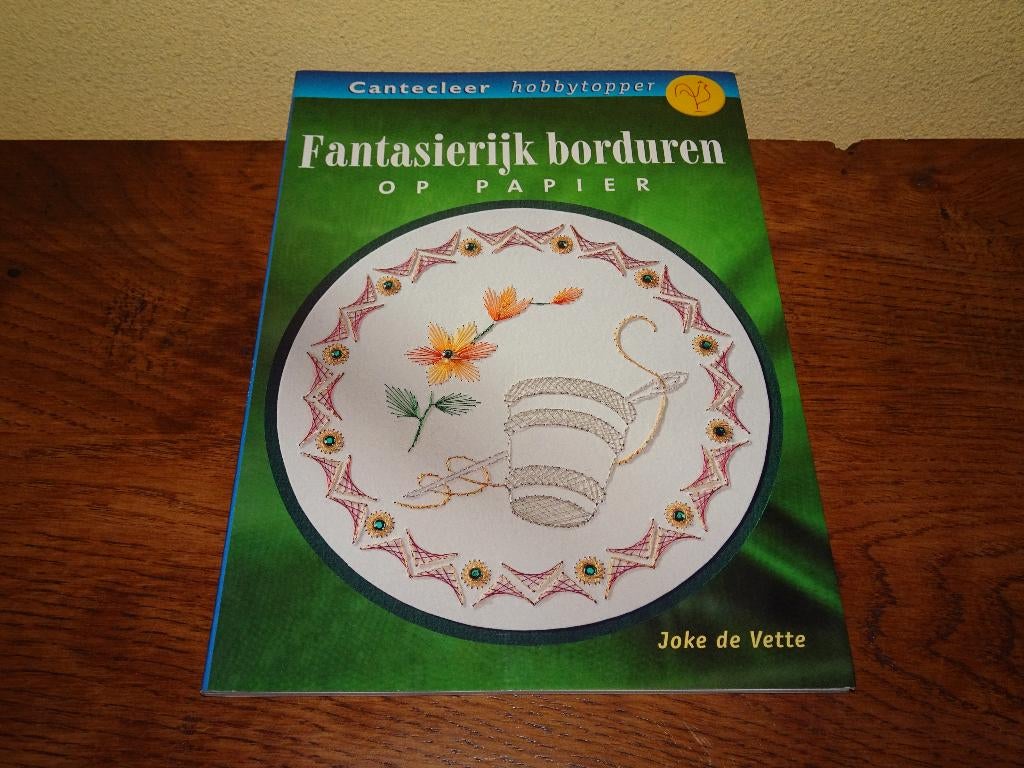 Joke de Vette: Fantasierijk borduren op papier, Hobby en Vrije tijd, Kaarten | Zelf maken, Ophalen of Verzenden, Zo goed als nieuw
