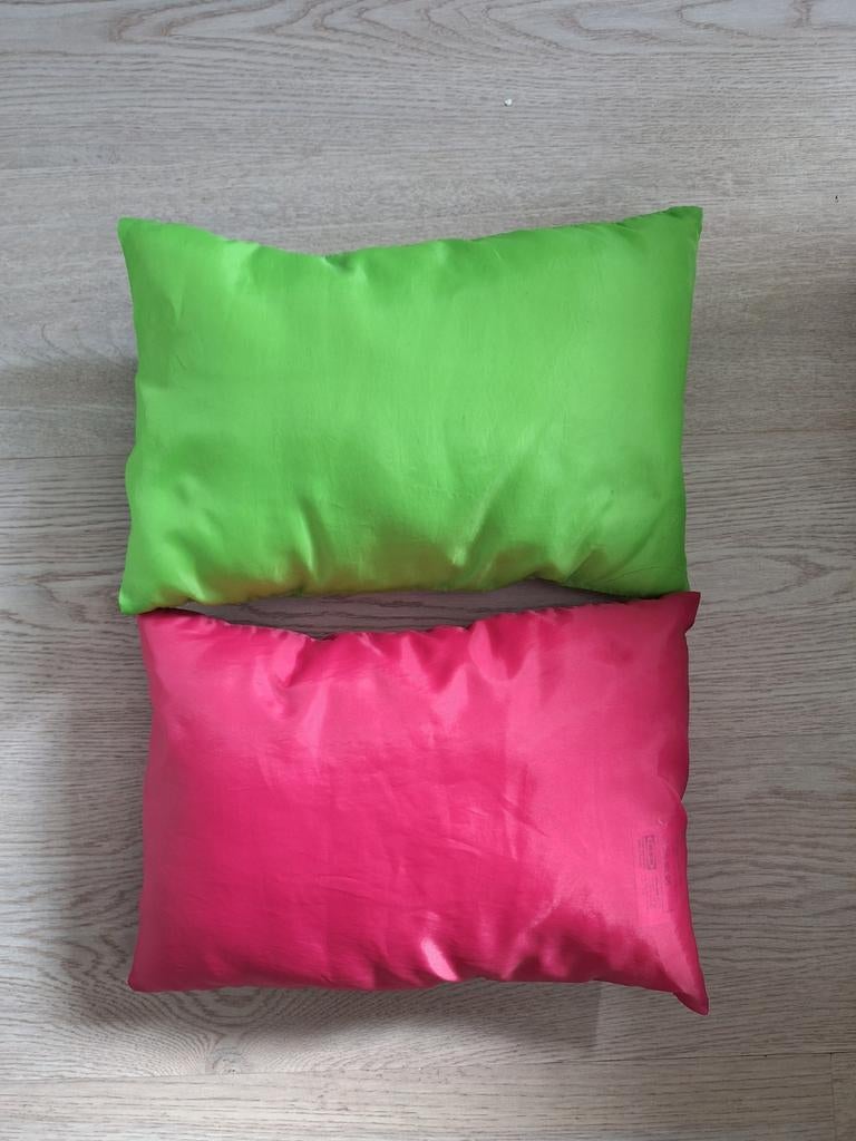 Ikea Gosa Resa 2 kleine reis kussentjes, Ophalen of Verzenden, Gebruikt, Rechthoekig