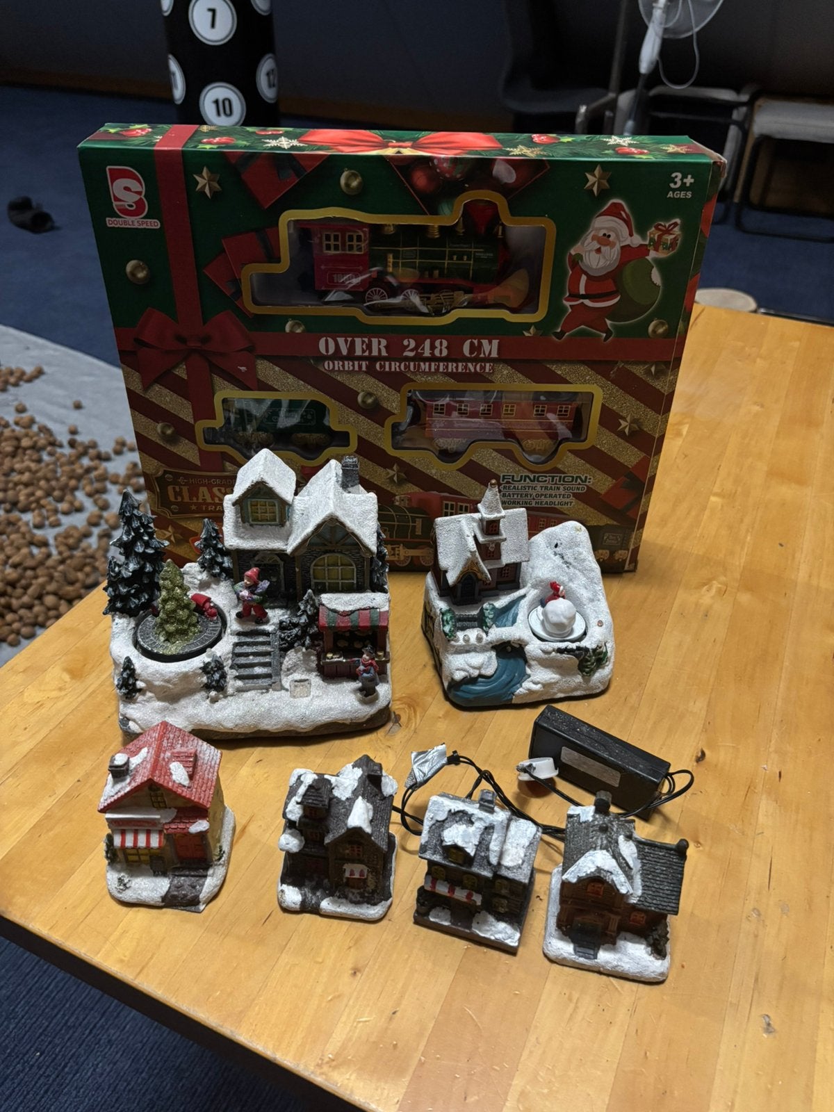 Kerstdorp kersthuisjes trein, Ophalen of Verzenden, Zo goed als nieuw, Overige soorten