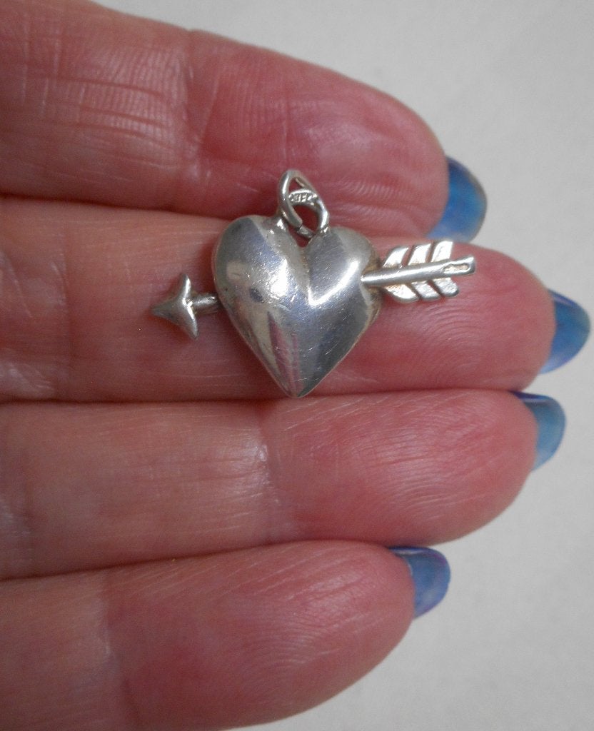 Zilveren vintage hanger hart met pijl nr.609