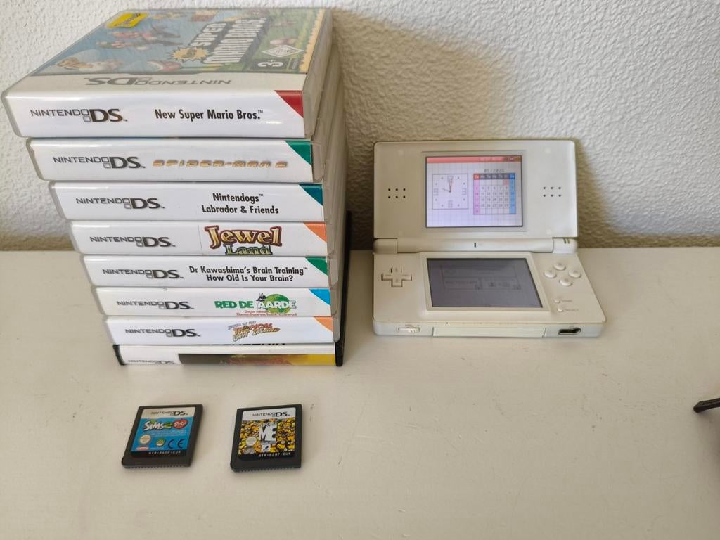 Nintendo DS Lite wit met 10 games, Spelcomputers en Games, Games | Nintendo DS, Avontuur en Actie, 1 speler, Ophalen of Verzenden