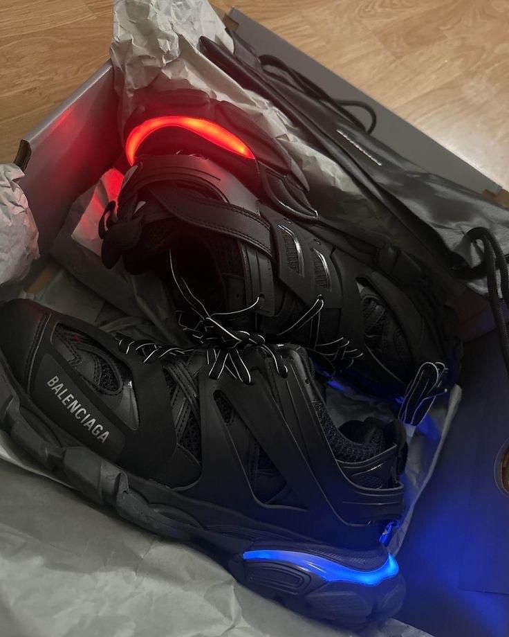 Balenciaga Track LED Sneakers - Maten 36-47, Kleding | Heren, Schoenen, Ophalen of Verzenden, Nieuw, Zwart, Sneakers of Gympen