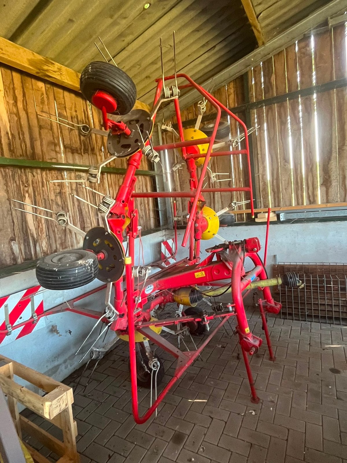 Pöttinger Eurohit 61N Hooischudder, Ophalen, Akkerbouw, Oogstmachine