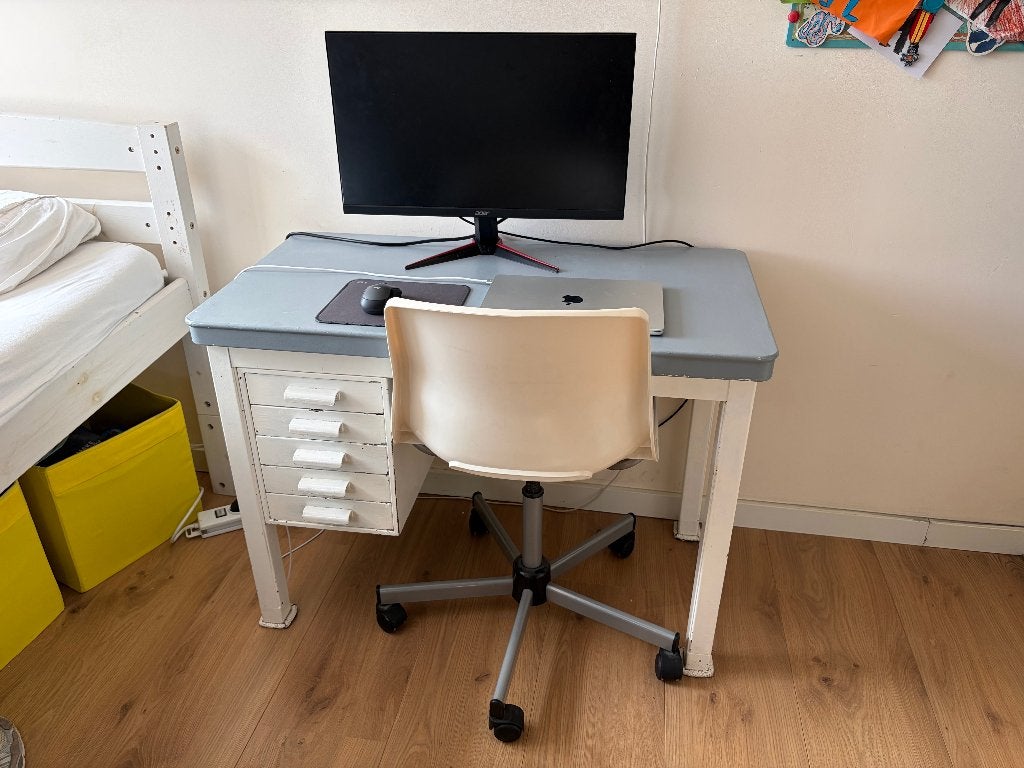 stalen bureau voor kinderkamer, Huis en Inrichting, Ophalen, Gebruikt, Metaal, Kinderbureau