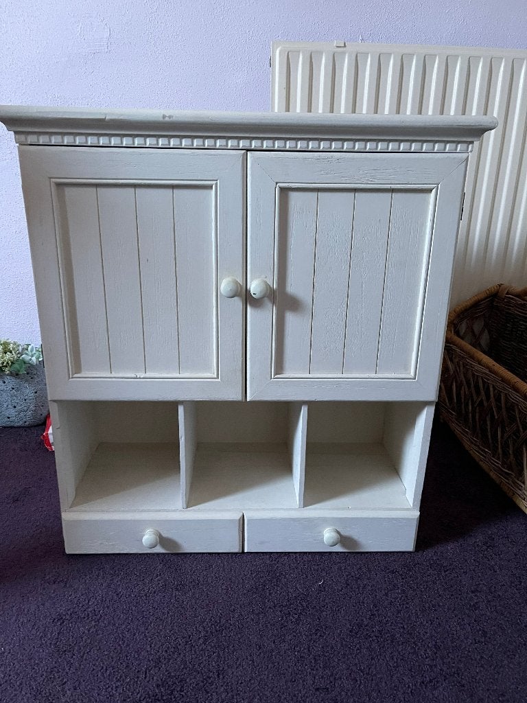 te koop brocant hangkastje, Ophalen