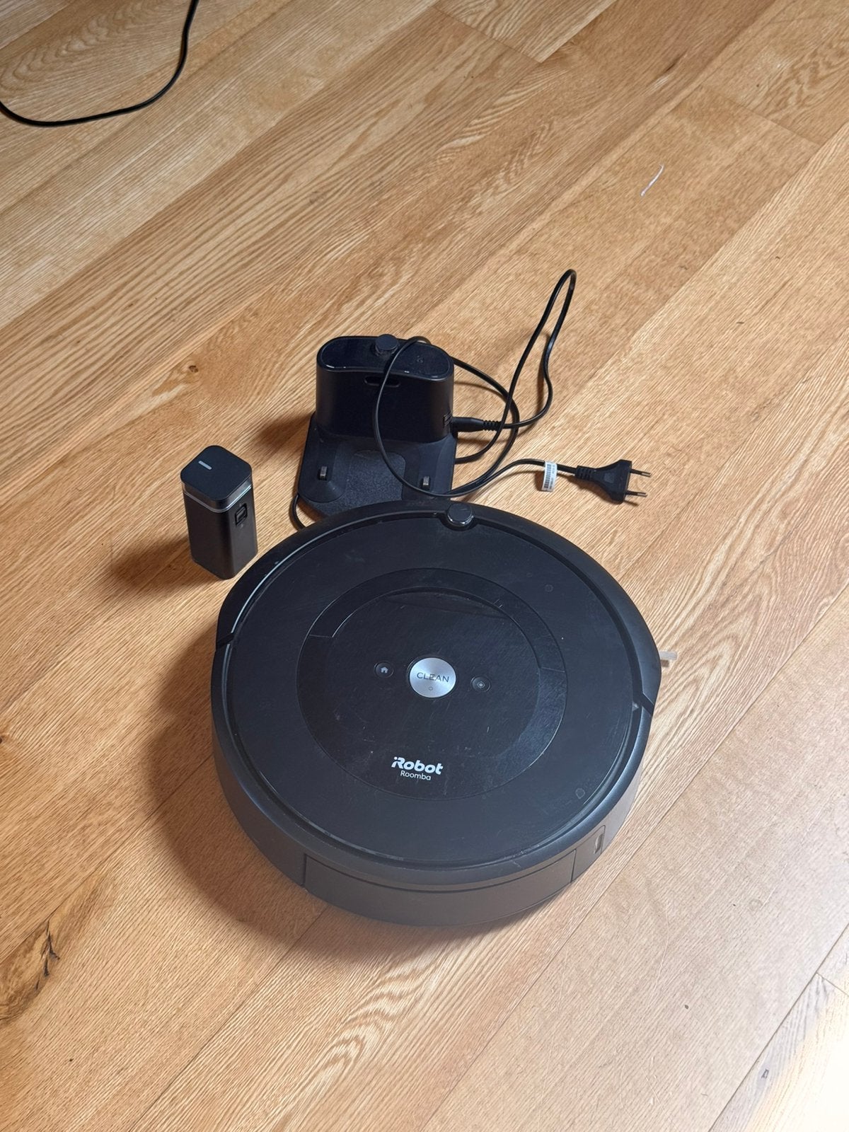 Roomba robot stofzuiger, Witgoed en Apparatuur, Stofzuigers, Ophalen, Gebruikt