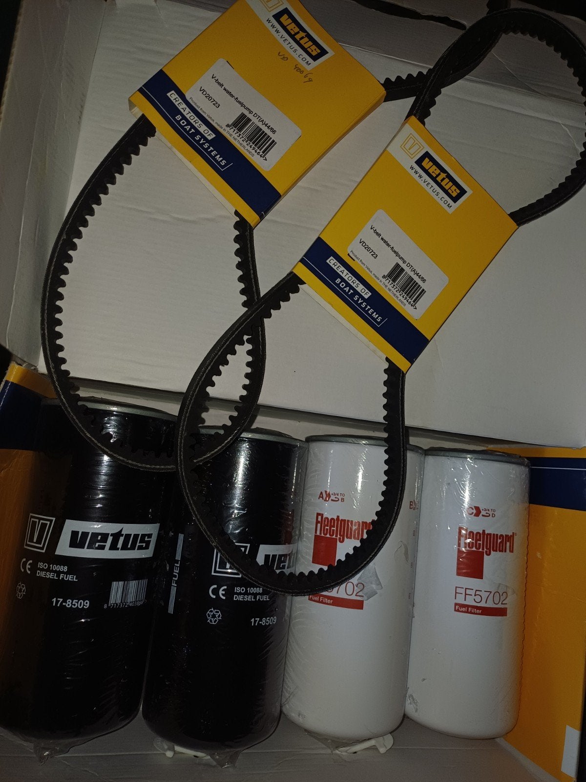 Vetus Diesel Brandstof Filters en V-snaren, Ophalen