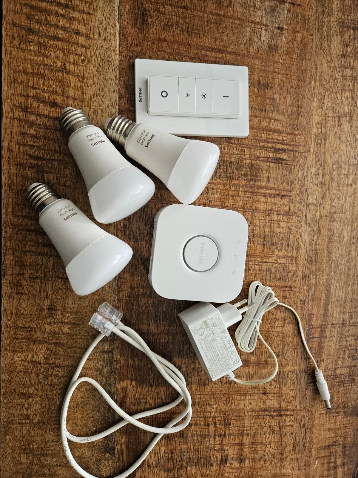 Philips Hue set NIEUW 3 lampen + bridge + dimmer | direc, Huis en Inrichting, Lampen | Losse lampen, Led-lamp, 60 watt of meer