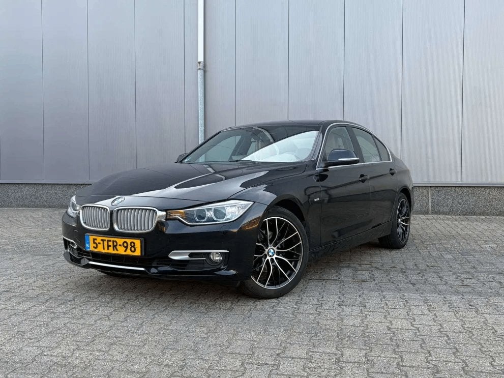 BMW 320i | 2.0t | Cruise | Carplay | Automaat | Trekhaak, Auto's, Automaat, Achterwielaandrijving, 4 cilinders, Leder en Stof
