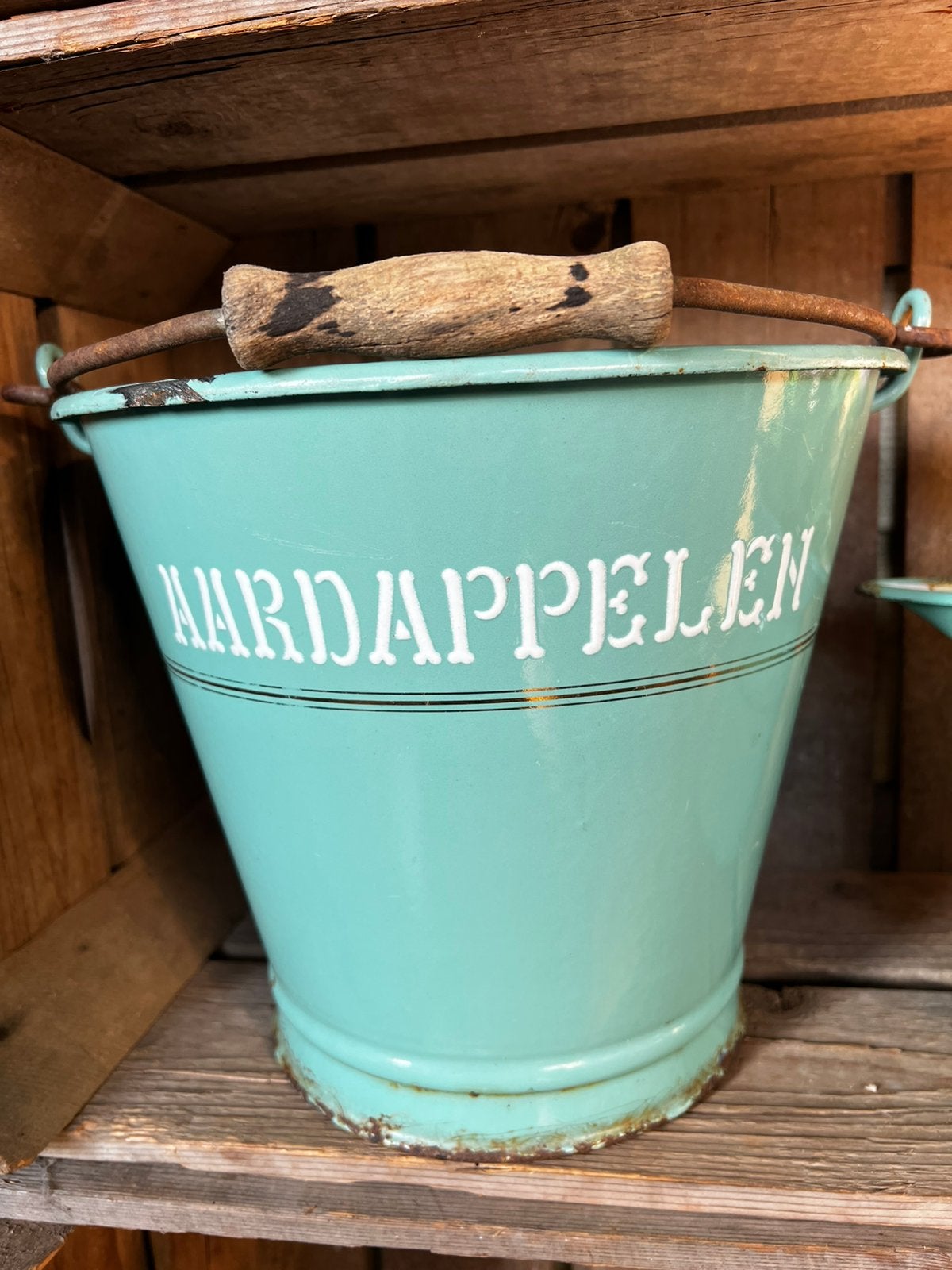 Mintgroen emaille aardappelemmer emmer gouden bies, Antiek en Kunst, Antiek | Emaille, Ophalen