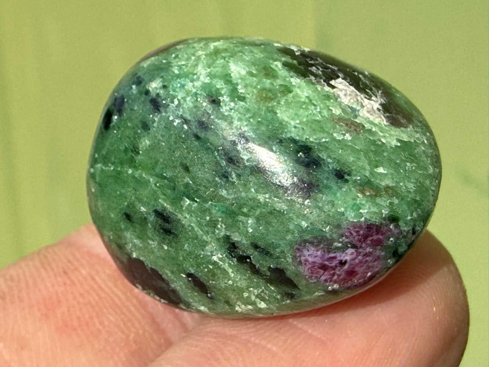 Robijn in Zoisiet Tanganyika artstone mineralen UV Actief, Ophalen of Verzenden, Mineraal