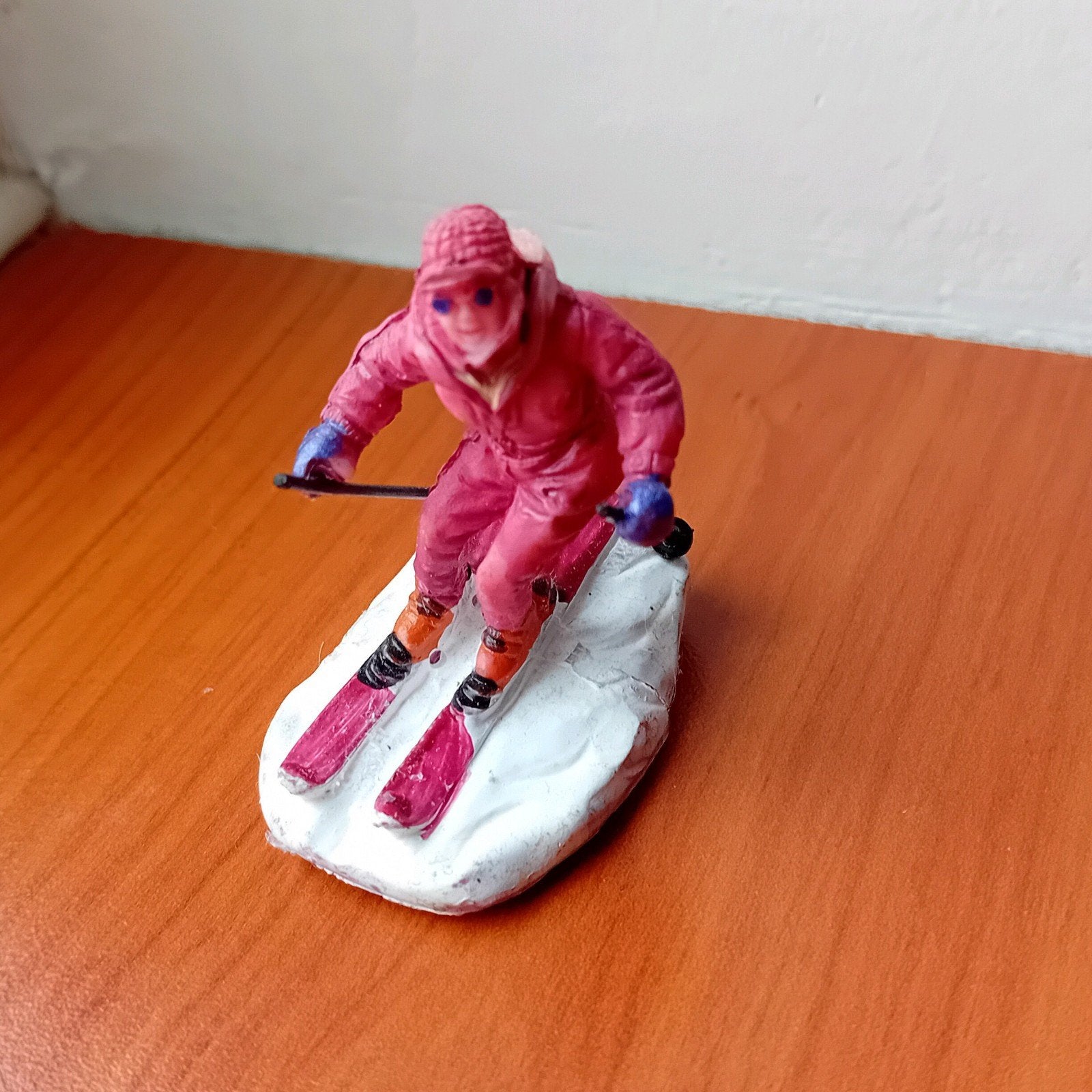 Lemax ski bunny, Lemax figuur voor Kerstdorp, Ophalen of Verzenden