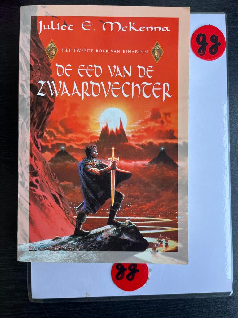 De Eed van de Zwaardvechter - Juliet E. McKenna, Ophalen of Verzenden, Zo goed als nieuw