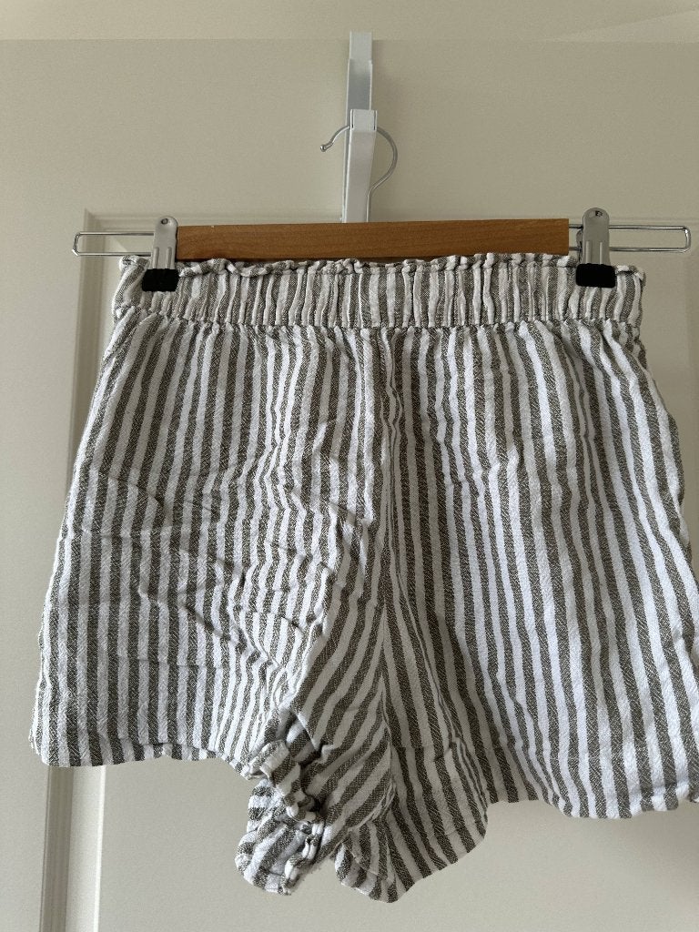 Gestreepte linnen shorts A&F XS zo goed als nieuw, Ophalen, Kort, Beige, Zo goed als nieuw