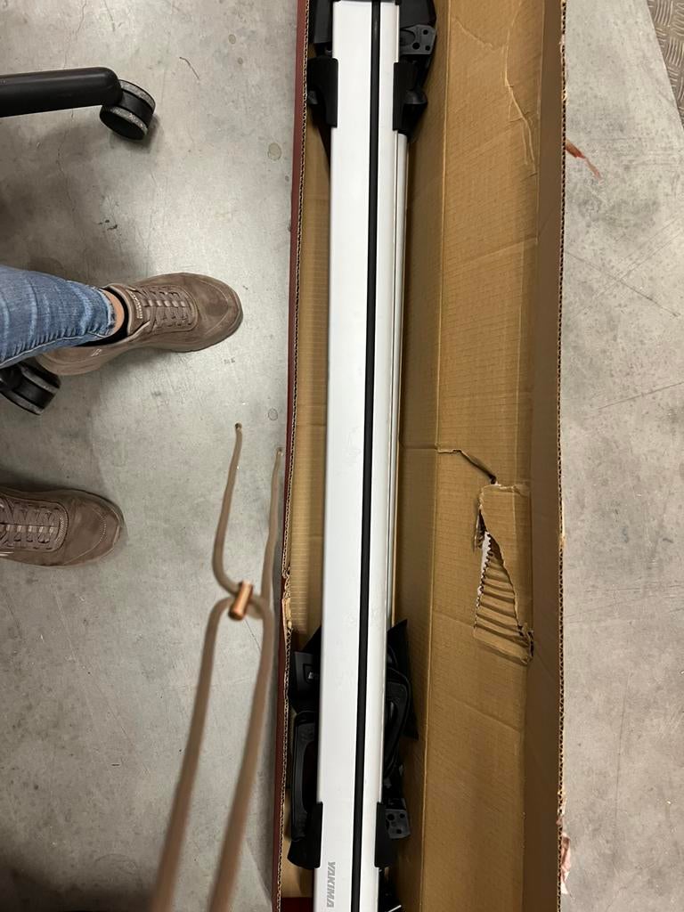 Yakima ThruBar Dakdragers Compleet met sloten, Ophalen, Zo goed als nieuw