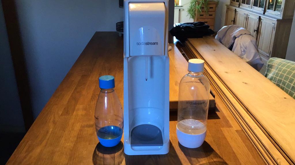 Sodastream met 2 flessen, Ophalen of Verzenden, Gebruikt