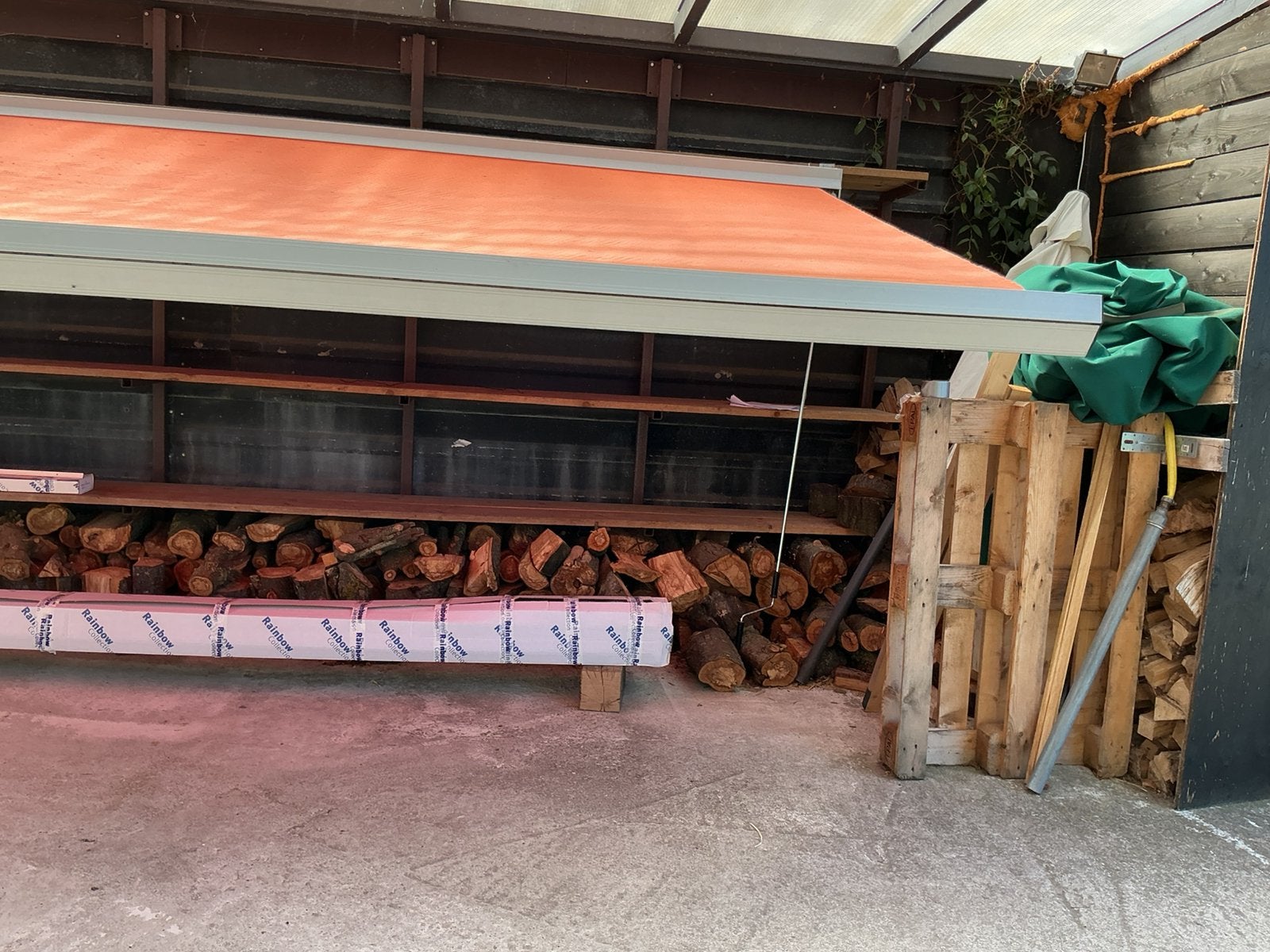Zonnenscherm, Ophalen, Gebruikt, 450 cm of meer, 150 tot 300 cm