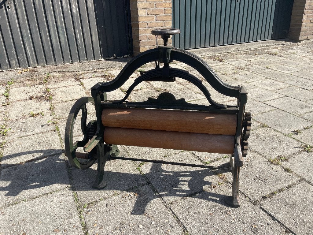 Original-Haller wasmangel – gietijzer met houten rollen, Antiek en Kunst, Ophalen