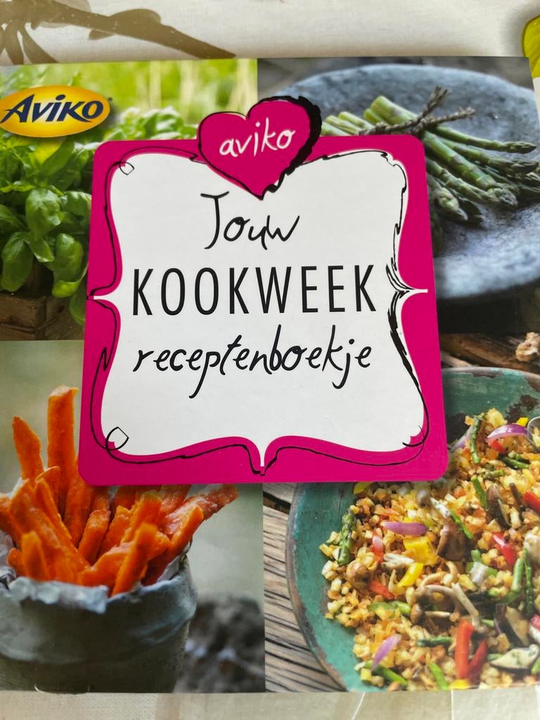 Aviko Kookweek Receptenboekje - Maak van elke dag een feest!, Ophalen of Verzenden, Zo goed als nieuw, Overige gebieden, Hoofdgerechten