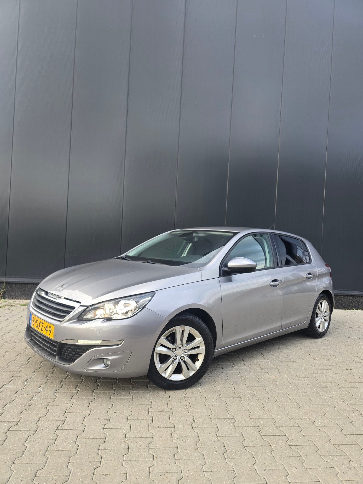 Peugeot 308 1.2 VTi 5-DEURS | NAVIGATIE | TOUCHSCREEN | PDC, Voorwielaandrijving, Euro 5, Stof, 40 €/maand