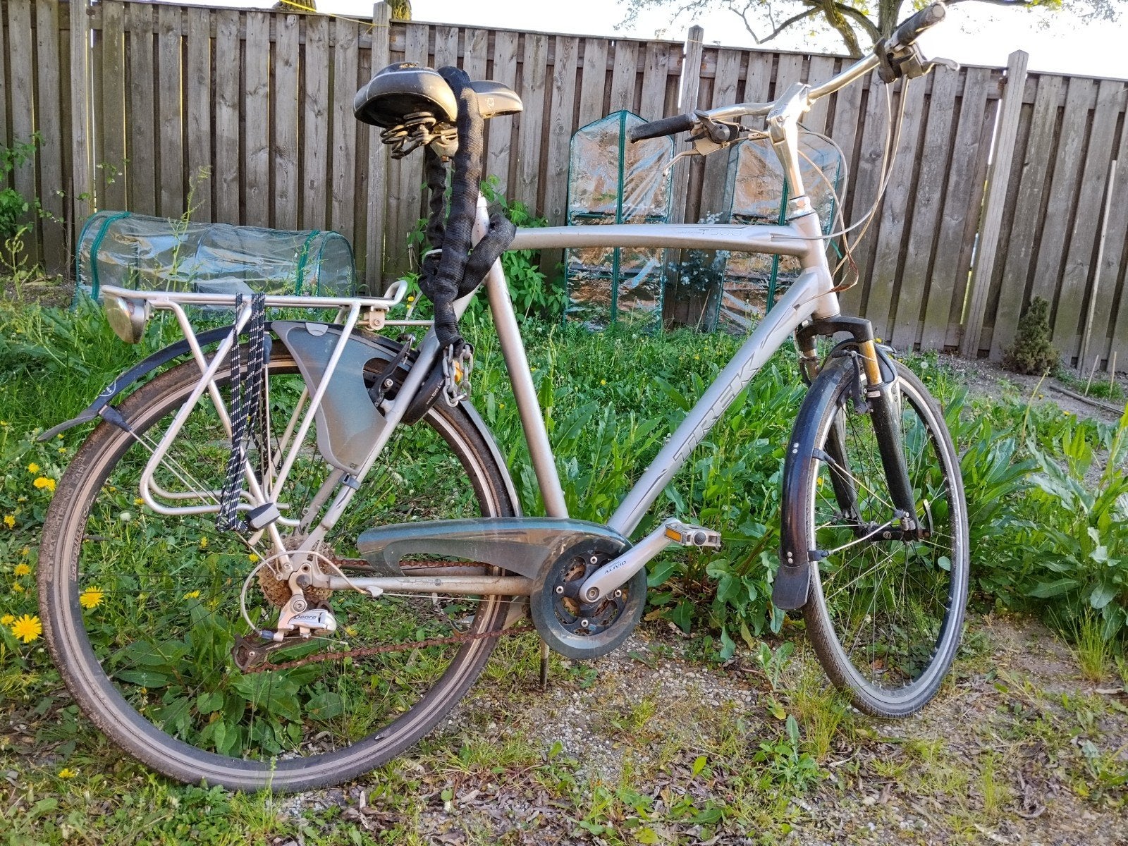 TREK NAVIGATOR T500 Opknapper Ideaal voor handige klussers!, 28 inch, Gebruikt, Vering, 10 tot 15 versnellingen