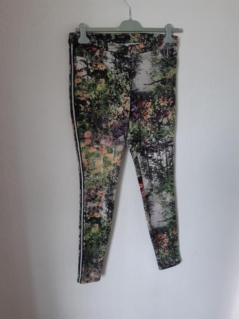 1 legging  te kp leuk voor sporten mt 40( ophalen)10€, Overige kleuren, Ophalen, Maat 38/40 (M), Fitness of Aerobics
