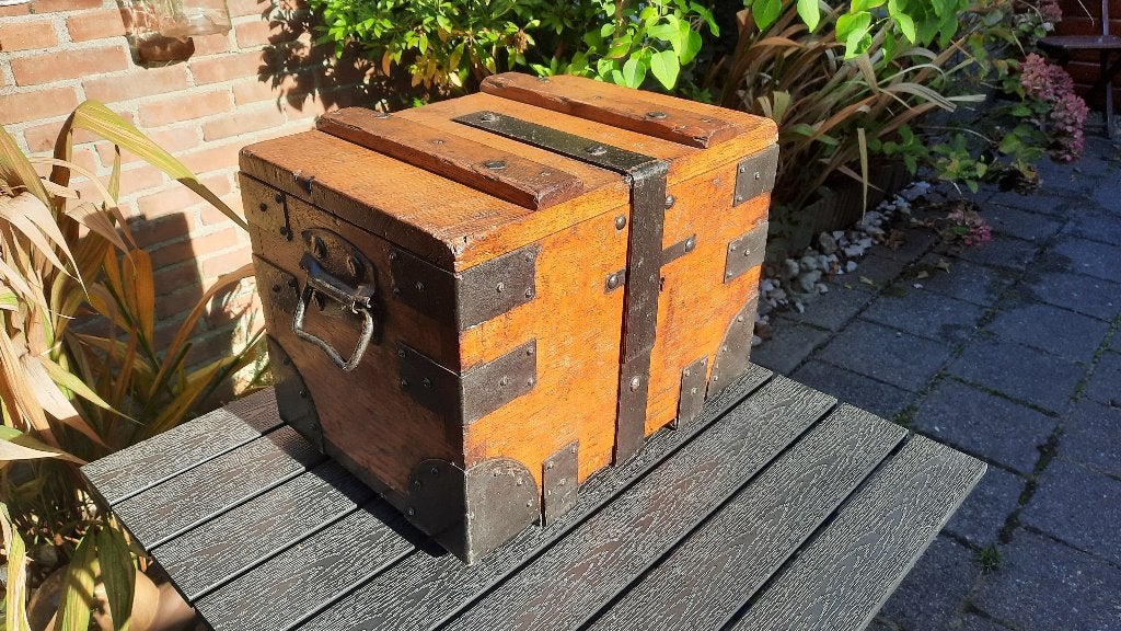 geldkist strongbox eiken hout met metaal engels ca 1880, Antiek en Kunst, Ophalen of Verzenden