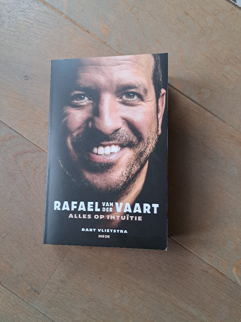 Rafael van der Vaart alles op intuitie, Boeken, Ophalen, Zo goed als nieuw, Bart Vlietstra; Willem Vissers, Balsport